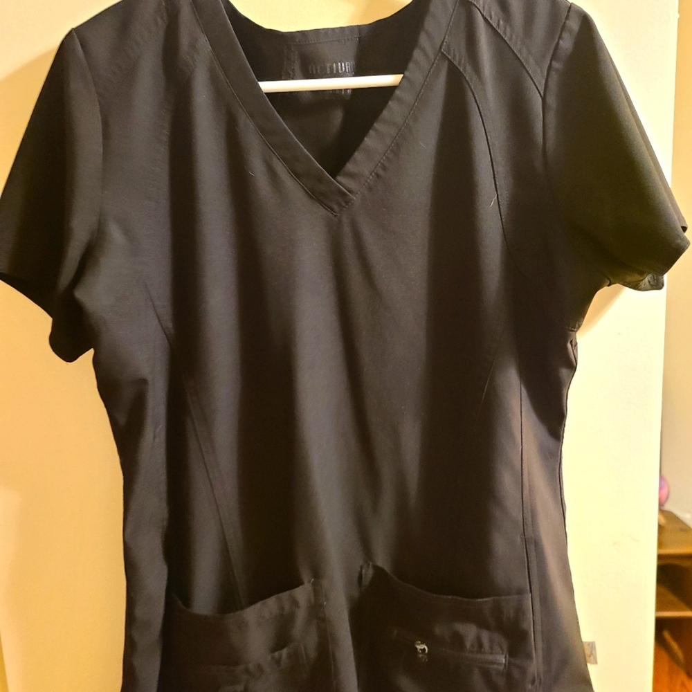 Scrub set
